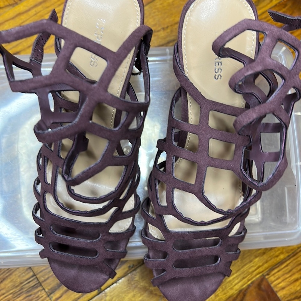 Express heels